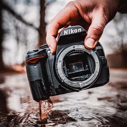 Nikon im Regen