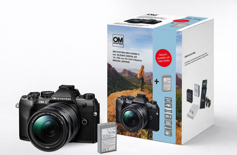 OM SYSTEM OM-5 II Kamera in Schwarz mit Objektiv, Akku und Verpackung der Special Edition